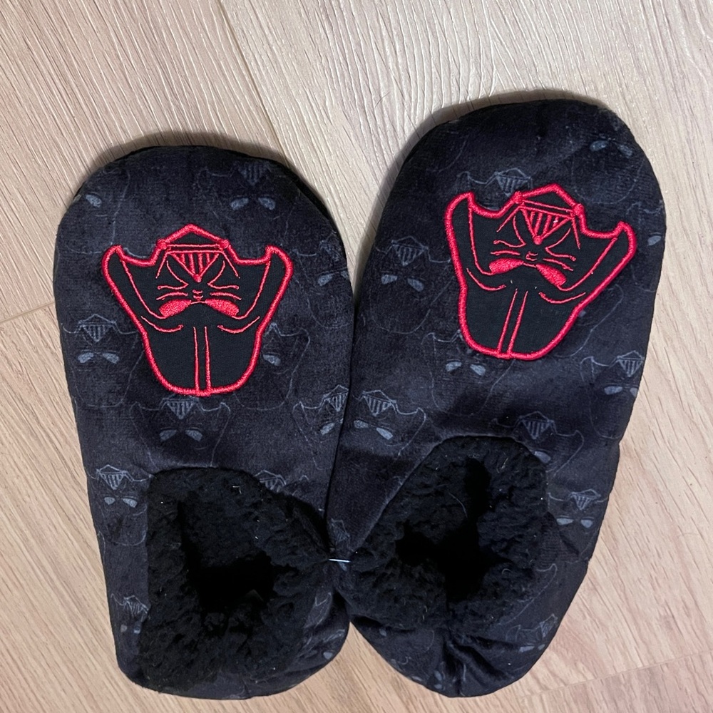 NWOT Star Wars Slippers - Mens Size 6